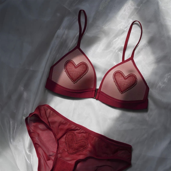 Bộ đồ lót có mút  mỏng Gege Set S2650 trái tim nổi bật gợi cảm Bralettehousevn