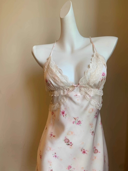 Đầm váy ngủ satin cao cấp Blomma Dress S2630 in hoa mềm mại phối ren sang trọng nữ tính Bralettehousevn