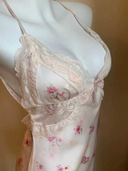Đầm váy ngủ satin cao cấp Blomma Dress S2630 in hoa mềm mại phối ren sang trọng nữ tính Bralettehousevn