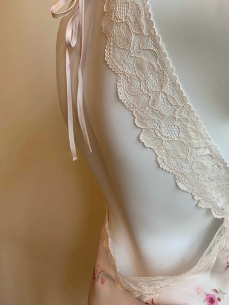 Đầm váy ngủ satin cao cấp Blomma Dress S2630 in hoa mềm mại phối ren sang trọng nữ tính Bralettehousevn