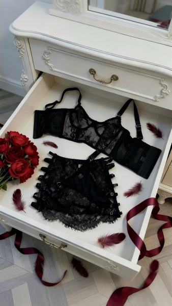 Bộ đồ lót kèm chân váy Hardness Set ren cut out gợi cảm xuyên thấu dáng áo corset Bralettehousevn