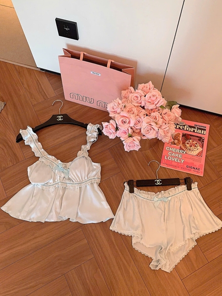 Bộ đồ ngủ Dainty Set kèm quần có mút sẵn nữ tính tiểu thư Bralettehousevn