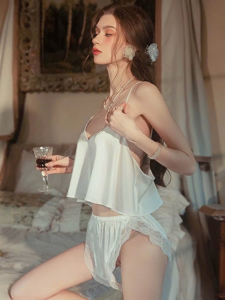 Bộ đồ ngủ cổ yếm Elire Set kèm quần short bản lưng ren cao cấp sang trọng nữ tính Bralettehousevn