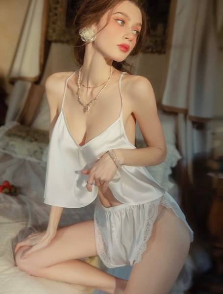 Bộ đồ ngủ cổ yếm Elire Set kèm quần short bản lưng ren cao cấp sang trọng nữ tính Bralettehousevn