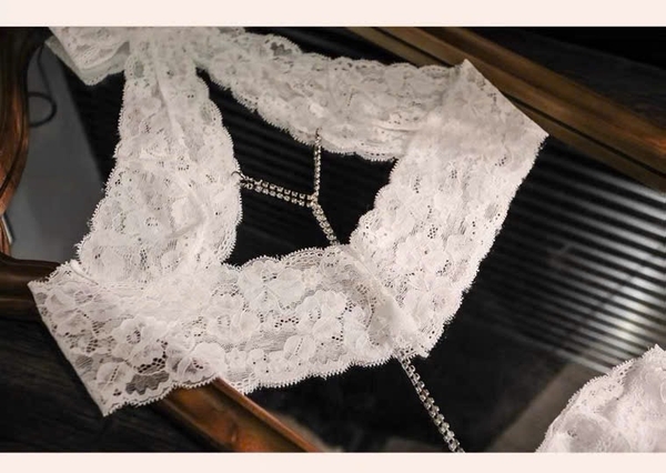 Bộ đồ ren 2 mảnh mặc được nhiều kiểu Chouchou Set S2595 kèm dây đai nối lấp lánh Bralettehousevn