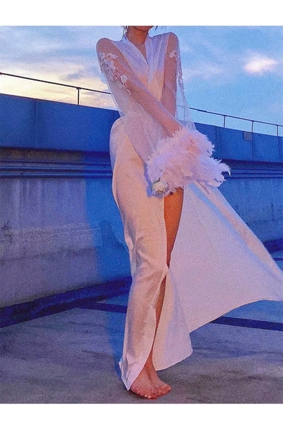 [HOT] Choàng satin cao cấp Mythos S2220 đính lông vũ cô dâu dáng dài sang trọng gợi cảm cao cấp Bralettehousevn