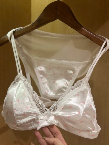 Set đồ lót Lover Set S2370 không gọng có mút đệm mỏng hoa văn trái tim satin Bralettehousevn