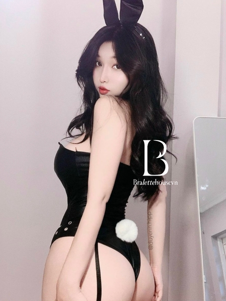 [𝘾𝙝𝙚 𝙩𝙚̂𝙣-𝐓𝐚̣̆𝐧𝐠 𝐩𝐡𝐮̣ 𝐤𝐢𝐞̣̂𝐧] S1868 CANIROVE BUNNY Set bộ đồ da liền thân hoá trang nàng thỏ gợi cảm Bralettehousevn