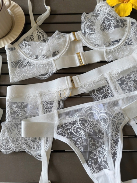 [Kèm kẹp tất] Bộ đồ lót ren 3 món Hini Set gợi cảm sang trọng quyến rũ Bralettehousevn