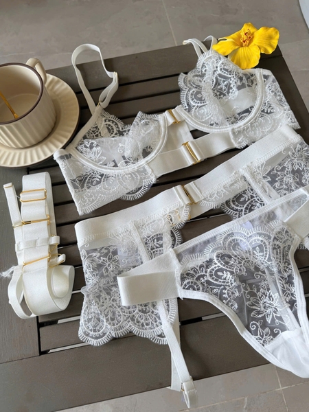 [Kèm kẹp tất] Bộ đồ lót ren 3 món Hini Set gợi cảm sang trọng quyến rũ Bralettehousevn
