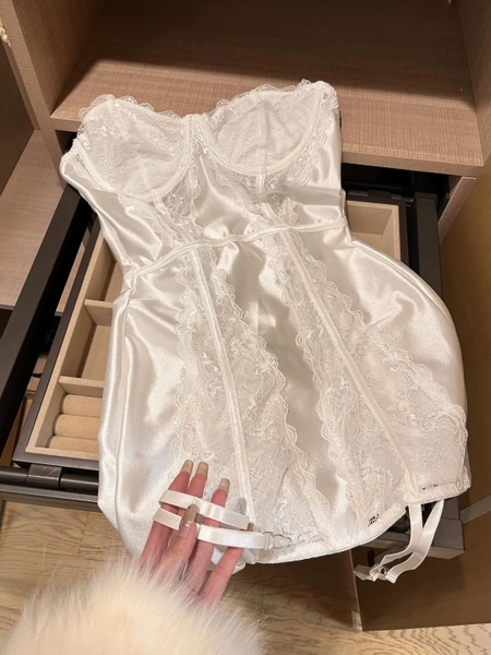 [Kèm dây đai] Shiny Set S2302 đầm cúp ngực satin phối ren cao cấp thiết kế choker quyến rũ gợi cảm sang trọng Bralettehousevn