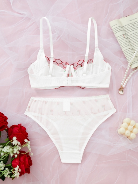 Bộ đồ lót thêu quả dâu Eat Me Set S2467 có gọng không mút dễ thương mùa hè gợi cảm Bralettehousevn