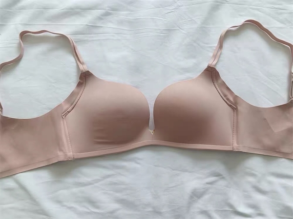 ÁO LÓT NGỰC NỮ KHÔNG GỌNG CÓ ĐỆM LÓT MÚT NÂNG NGỰC CHẤT SU KHÔNG ĐƯỜNG VIỀN V CUP BRALETTE S426 Braletteshousevn