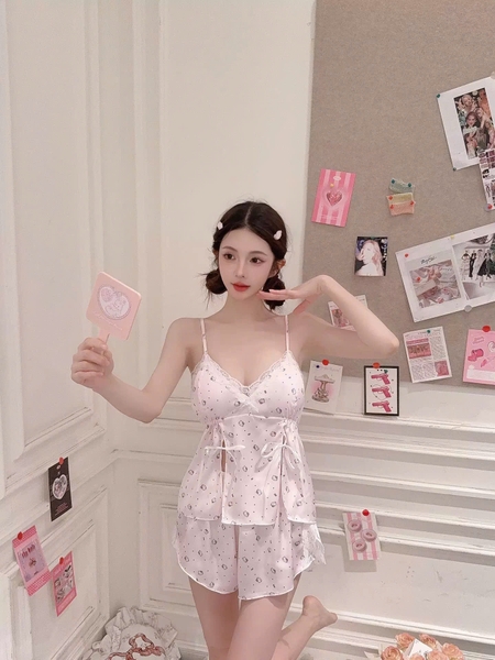 Set đồ ngủ 2 dây satin Lindo Set cột dây có mút sẵn nổi kèm quần short tiểu thư sang chảnh Bralettehousevn