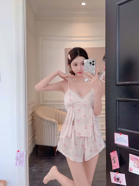 Set đồ ngủ 2 dây satin Lindo Set cột dây có mút sẵn nổi kèm quần short tiểu thư sang chảnh Bralettehousevn