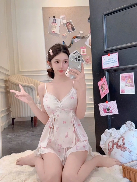 Set đồ ngủ 2 dây satin Lindo Set cột dây có mút sẵn nổi kèm quần short tiểu thư sang chảnh Bralettehousevn