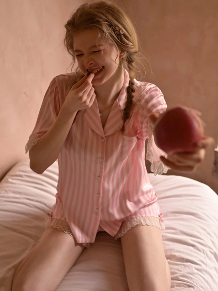 Bộ đồ ngủ mặc nhà cao cấp Nappy Pijamas S2628 lụa sọc hồng tiểu thư trẻ trung thoải mái Bralettehousevn