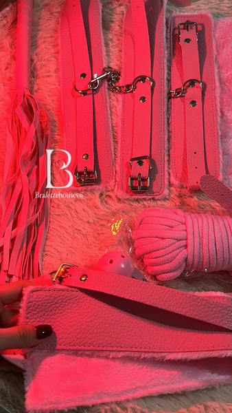 Bộ đồ 8 món phụ kiện LOVE ME HARDER SET PK275 da PU phối lông mềm Bralettehousevm