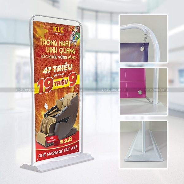 Standee giá treo kiểu cửa sắt