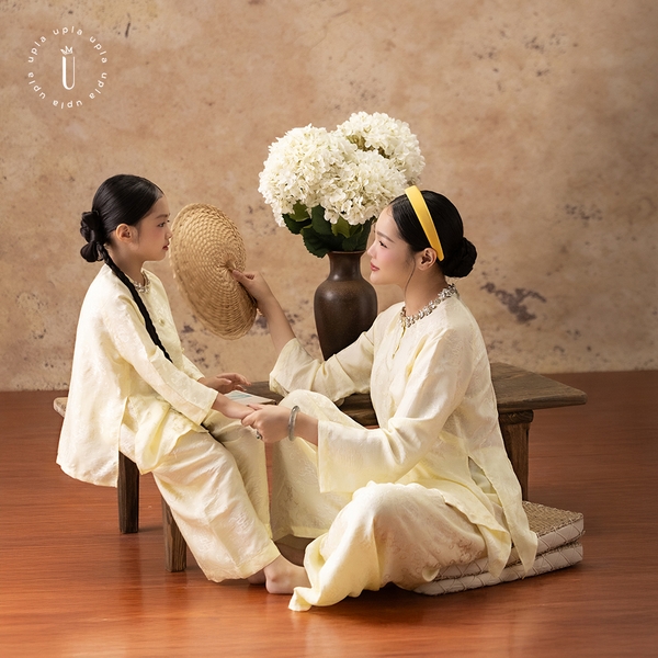 SET BÀ BA ÁNH VÀNG - MẸ & BÉ