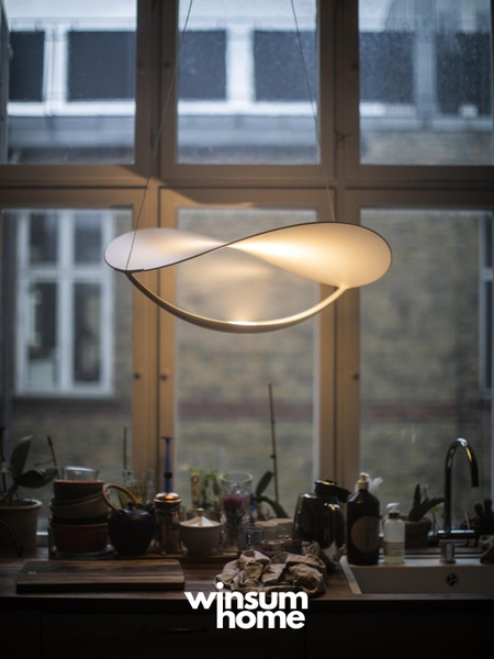 Đèn thả Plena phong cách Ý dáng cong mặt trăng trang trí phòng khách, bàn ăn