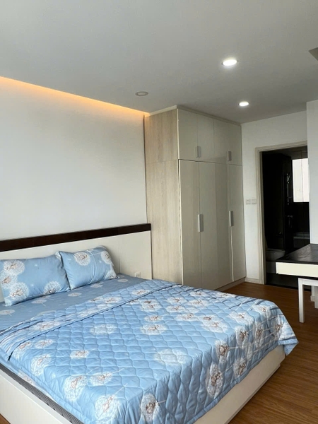 CHO THUÊ CĂN HỘ THE RIVIERA POINT 3 PHÒNG NGỦ ĐẦY ĐỦ NỘI THẤT 148M2