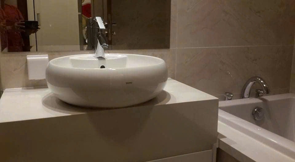 VINHOMES CENTRAL PARK 2 PHÒNG NGỦ ĐỦ NỘI THẤT LẦU CAO VIEW THOÁNG CẦN CHO THUÊ