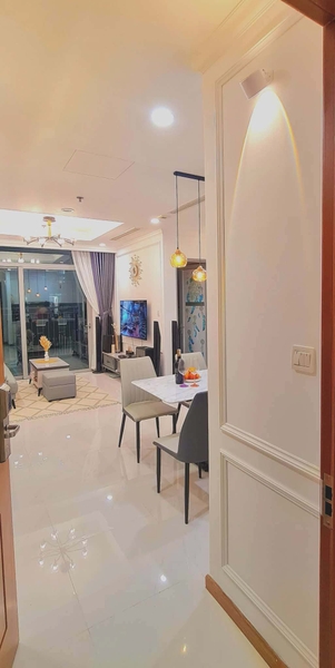BÁN CĂN HỘ VINHOMES CENTRAL PARK 2 PHÒNG NGỦ 82M2 SẴN SỔ HỒNG