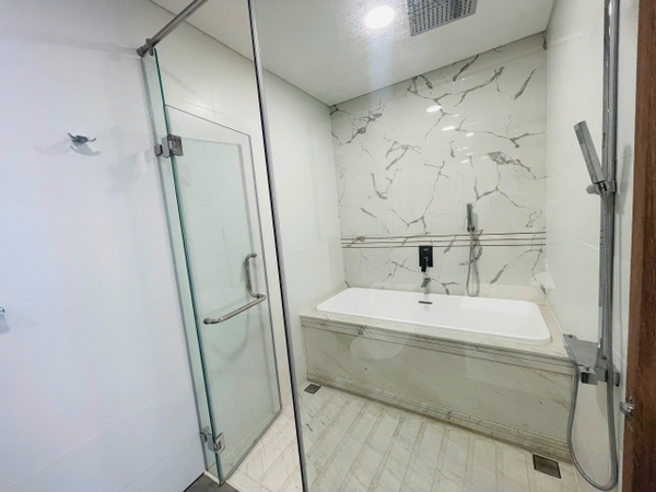 CHO THUÊ CĂN HỘ SUNWAH PEARL BÌNH THẠNH, THIẾT KẾ 2 PHÒNG NGỦ, 1 PHÒNG HỌC 106M2