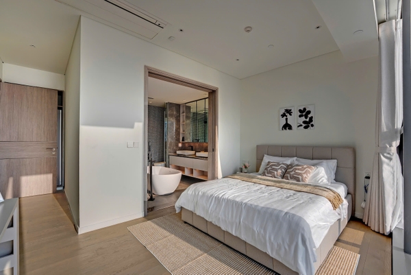 CHO THUÊ CĂN HỘ METROPOLE OPERA RESIDENCE – 3 PHÒNG NGỦ – VIEW SÔNG & PHÁO HOA – 137M² – FULL NỘI THẤT