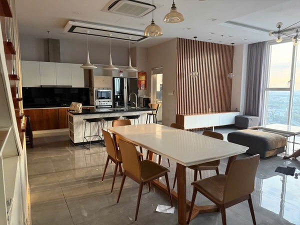 BÁN PENTHOUSE DUPLEX SUNRISE CITY 180M2 FULL NỘI THẤT CÓ SÂN THƯỢNG