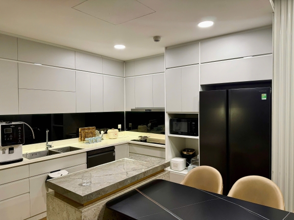 CHO THUÊ CĂN HỘ SUNWAH PEARL BÌNH THẠNH, THIẾT KẾ 2 PHÒNG NGỦ, 1 PHÒNG HỌC 106M2