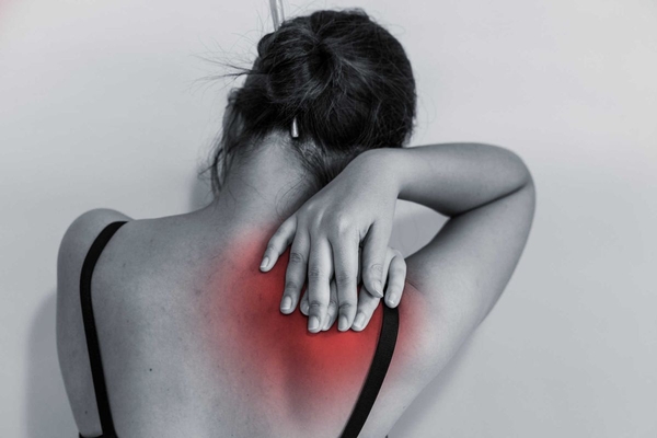 Đau mỏi cổ vay gáy ảnh hưởng đến chất lượng cuộc sống mỗi ngày