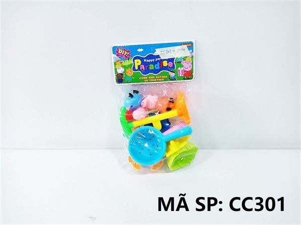 CC301  TÚI HEO HỒNG 4C + XÔ BIỂN (CỐI XAY CÁT, KHUÔN THÚ BIỂN, XE (OPP)   Paradies