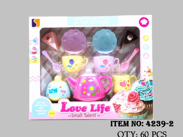 4239-2  HỘP BẾP BÌNH TRÀ, 3C TÁCH, 2C DĨA, BÁNH KEM