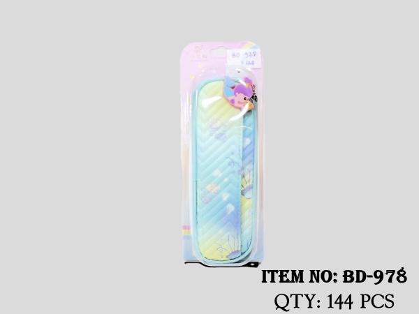 BD-978  VỈ TÚI ĐỰNG BÚT VIẾT MÓC KHÓA NGƯỜI CÁ