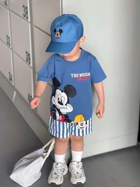 SET MICKEY XANH QUẦN KẺ KÈM MŨ BÉ TRAI SẴN(SALE 69k)