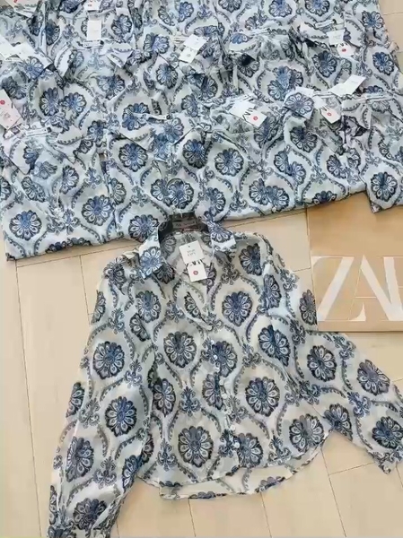 ÁO VOAN ZARA HOẠ TIẾT CÚC TRAI NỮ