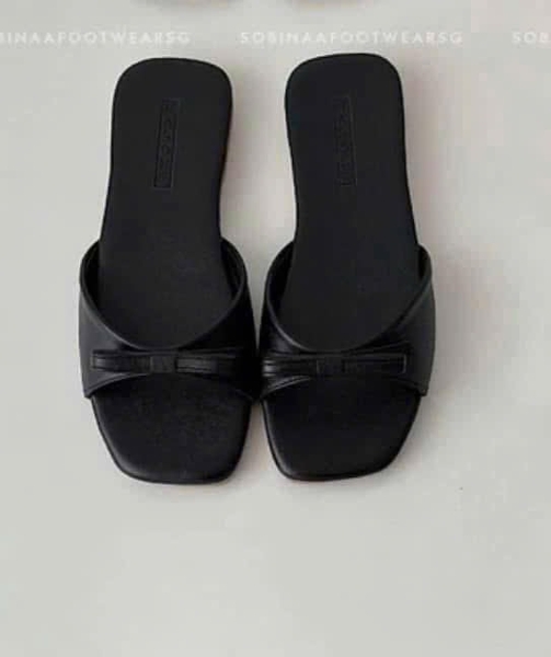 DÉP ĐEN NƠ NỮ