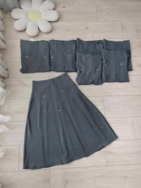 CHÂN VÁY XẾP LI ĐÍNH ĐÁ NỮ SẴN(XẢ 65k)