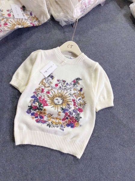 ÁO LEN CỘC DI.OR THÊU HOA MẶT TRỜI XINH YÊU NỮ