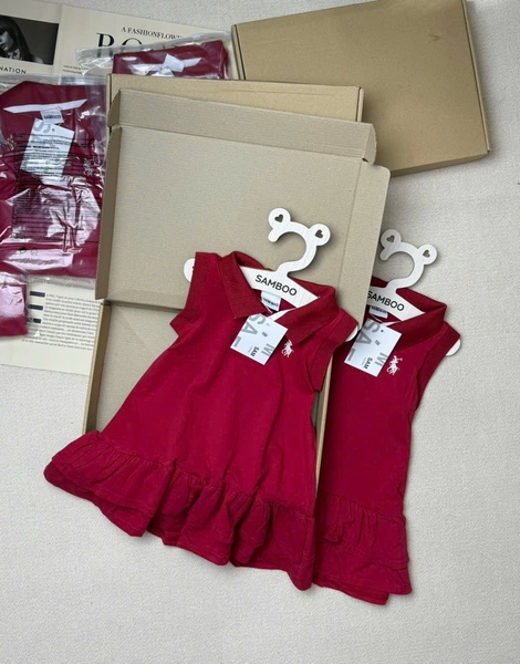 VÁY POLO ĐỎ THÊU NGỰA BÉ GÁI SẴN(SALE 59k)