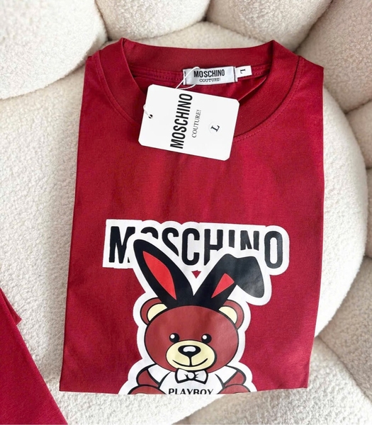 ÁO PHÔNG ĐỎ GẤU MOSCHI NỮ