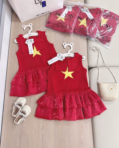 VÁY LỤA THÊU CỜ ĐỎ SAO VÀNG BÉ GÁI SẴN(XẢ 39k)