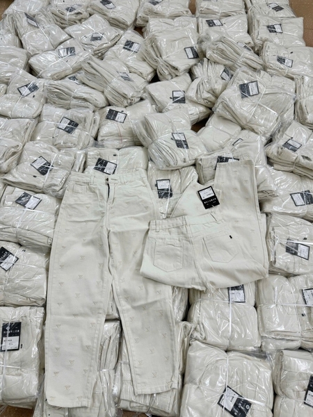 QUẦN JEAN NỮ BAGGY THÊU LV