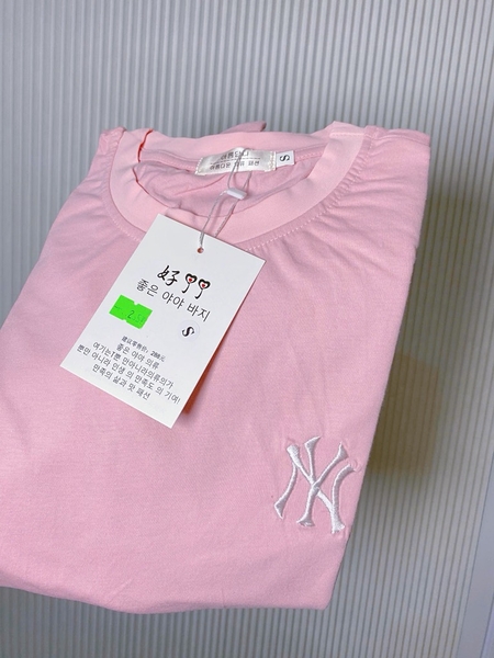 ÁO THÊU LOGO NY HỒNG NỮ SẴN