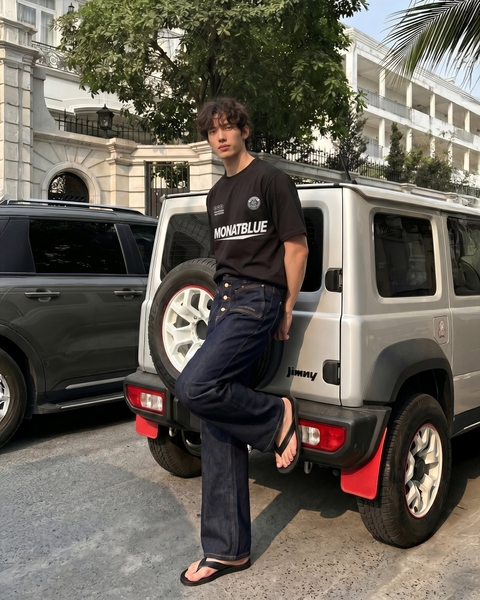 Quần Jean Raw Detail Button