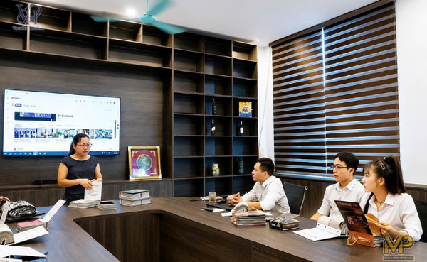 Giả Da Vân Hà Training Chuyên Sâu Cho Xưởng Sofa Minh Phú – Nâng Cao Kiến Thức, Chọn Đúng Chất Liệu, Tăng Chất Lượng Sản Phẩm