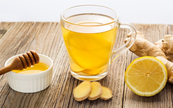Uống trà gừng với mật ong – Trải nghiệm thức uống ấm dịu trong sinh hoạt hằng ngày