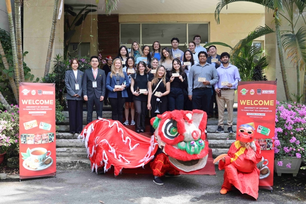 Chuyến tham quan thực tế của Trường Đại học Georgia tại Công ty Trà Hùng Phát